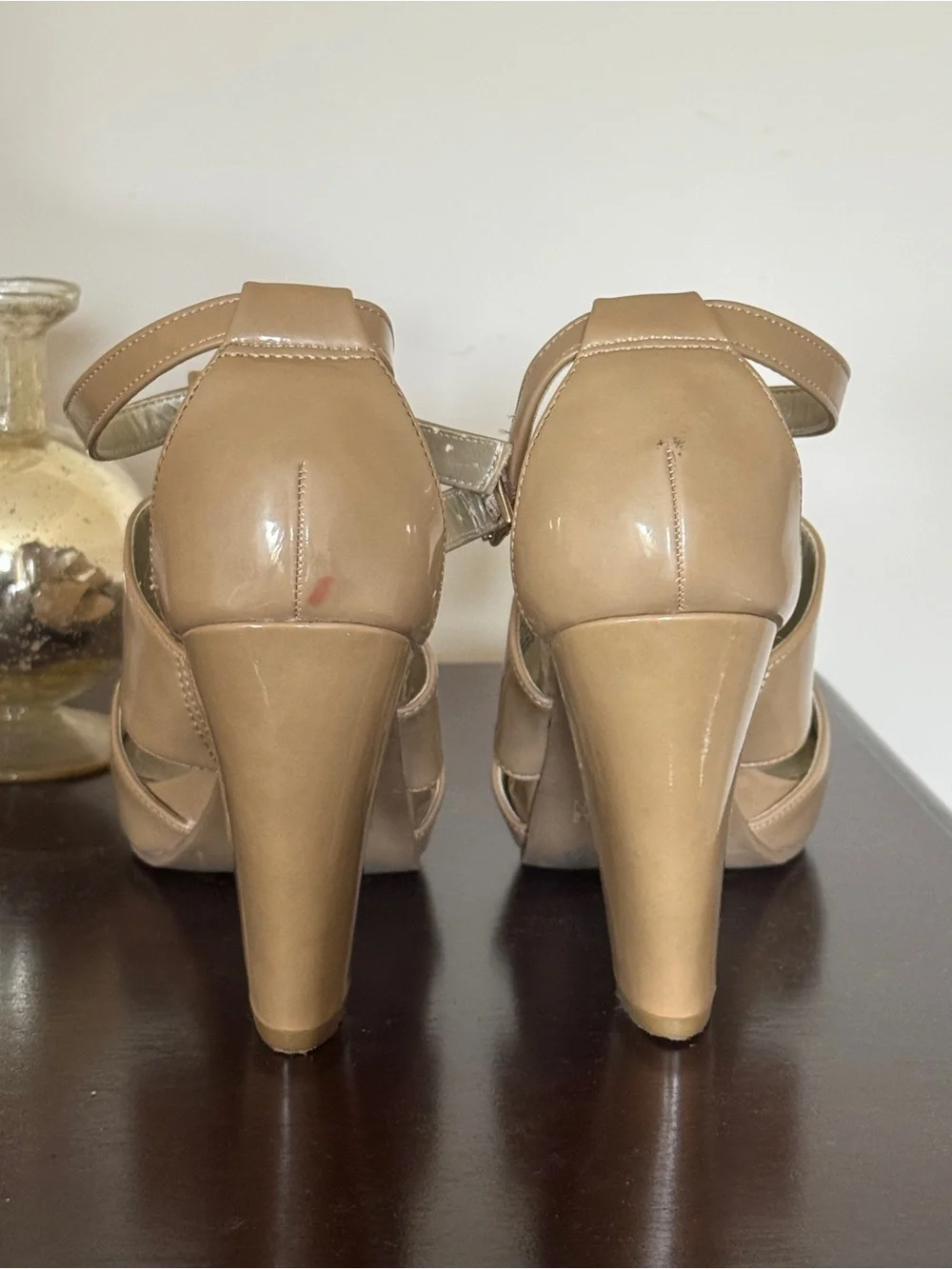 Kenneth Cole Neutral Patent Leather Platform Sandals - Beige Size 8.5